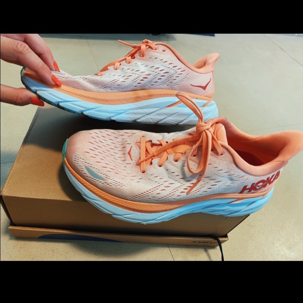 Hoka One One Women’s Clifton 8